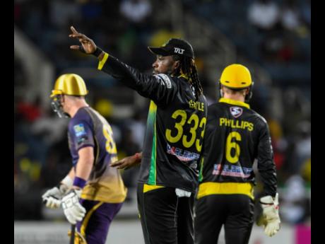 
Jamaica Tallawahs captain Chris Gayle sets the field during the Hero Caribbean Premier League match between Jamaica Tallawahs and Trinbago Knight Riders at Sabina Park on Friday. The Knight Riders won by 41 runs to hand the Tallawahs their fourth straight loss. The Tallawahs face the Barbados Tridents today at the same venue at noon.