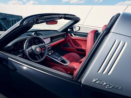 Elegant, extravagant and unique: the new Porsche 911 Targa. Available in Latin America and the Caribbean from the third quarter of this year. 