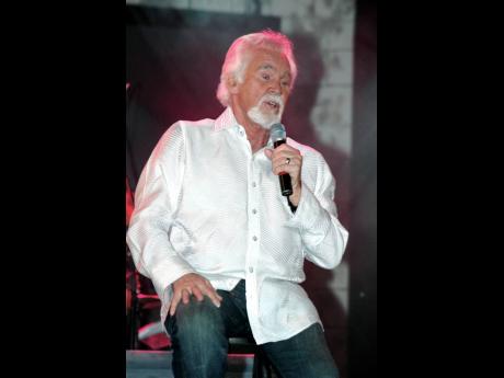The late Kenny Rogers had patrons eating out of his hands with songs such as ‘Ruby, Don’t Take Your Love to Town’, ‘Lady’, ‘Lucille’, ‘She Believes in Me’ and ‘The Gambler’ in 2007. 