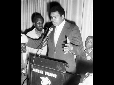 Muhammad Ali speaking at the reception at the Jamaica Pegasus Hotel.