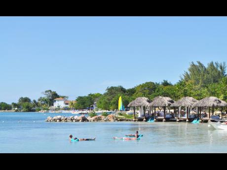 Today’s tourists are able to choose from some of the biggest brands in the all-inclusive market or to experience the local culture with a stay at one of the many small hotels or guesthouses on offer in Negril.