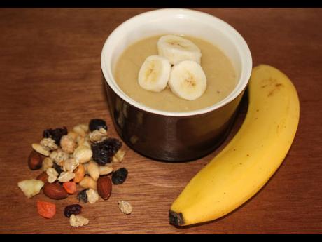 Special toppings are available from freshly sliced bananas to granola, fruit and nut mixes. Your cup of cornmeal porridge will never be the same.