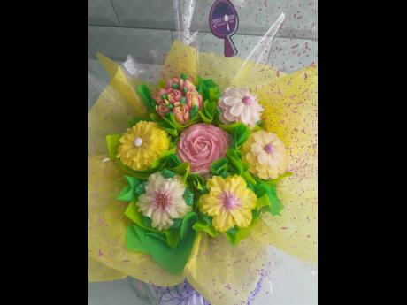 The classic cupcake bouquet makes for a great anniversary, birthday or ‘just because’ gift. 