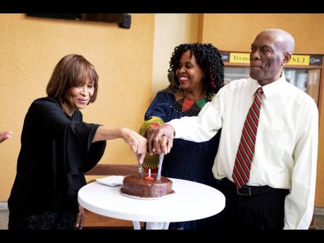 
Hyman celebrated the book launch on the same day of her birthday in December. The author celebrated both milestones by cutting a cake with her parents. 