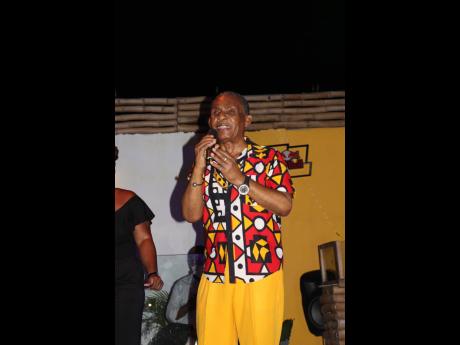 Ken Boothe says it is time for gunmen to “put up them gun like figurine on a whatnot”.