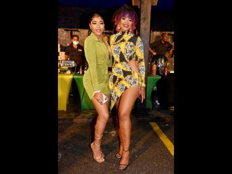 It was a case of ‘Can’t Believe Mi Eye’ when Something Extra spotted Caribbean dance fitness instructor D aka Inhalemee, hanging out with social media influencer and radio host Kerry-Ann ‘Chiney K’ Collins last Saturday night. Although that parti
