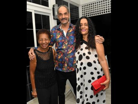 Frankie Campbell (centre) of the popular Fab 5 Band was delighted to be in the company of radio personality Norma Brown Bell (right) and Dorrette Fielding. The occasion was the media launch of the 32nd Merritone Family Reunion and Homecoming.