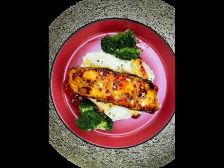 Here’s a closer look at the grilled salmon,  topped with a sweet chilli sauce on a bed of mashed potatoes and served with broccoli on the side. 
