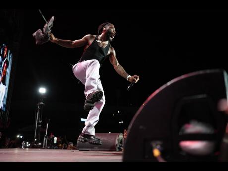 A skillful performer, Burna Boy left had all the right moves and hit all the right notes for a spellbinding performance.