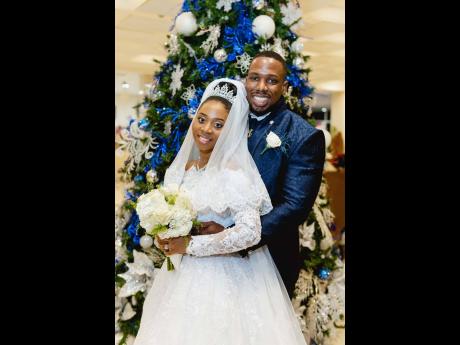 Love was in the cool air as Daneilia and Duvaughn tied the knot at Christmas time.