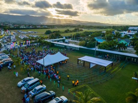 Patrons arrive at Plantation Cove in St Ann for the Intimate Jamaica Concert. 