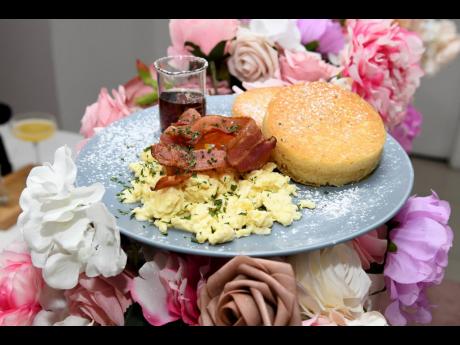 Tbe ‘brunchified’ fanfare includes the savoury offering of American breakfast style pancakes, which come with scrambled eggs and crispy bacon.