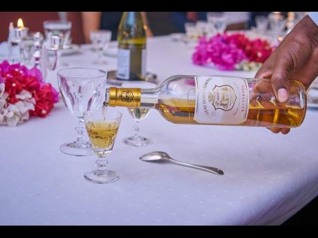 The dinner party was poured glasses of Sauternes, a delicacy wine from Bordeaux vintage 2015, which was paired with dessert.