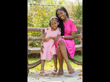 Mother and daughter share the most beautiful ‘pretty in pink’ moment.