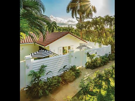A novelty in Jamaica, a spa cottage whose architecture and interior design promote well-being.