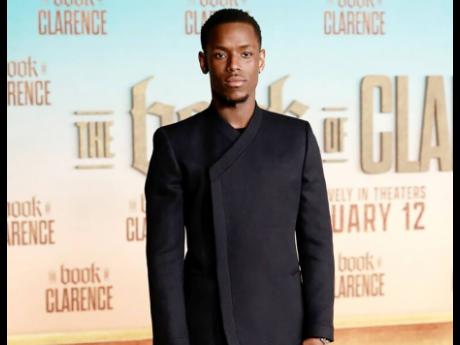 Jamaican-British actor Micheal Ward is sharp in black at the LA première for ‘The Book of Clarence’. 