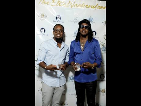 Jerry McDonald (left) of the Elite Weekend shared lens time with selector Bishop Escobar.