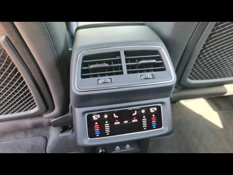 The climate of the rear a/c vents can be controlled. 