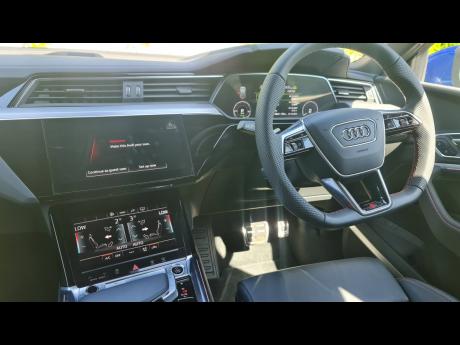 Explore the intuitive Audi MMI Touch Response system, seamlessly connecting you to a world of entertainment and control.