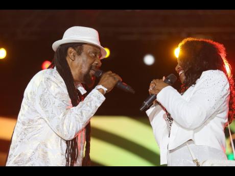 Glen Washington invited his wife, Jackie Whyte, onstage for a duet. 