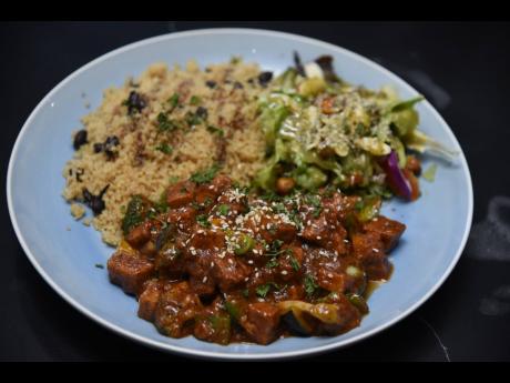 The opening day special featured sweet and sour jerked tofu with seasoned quinoa and a ‘Wake Up & Live’ salad on the side.