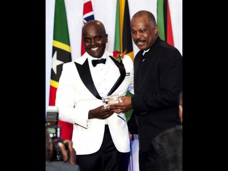 Wesley Hall, founder Kingsdale Shareholder Services, received the  2016 Vice Chancellor’s Award from Professor Sir Hilary Beckles, vice chancellor, The University of the West Indies.