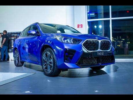 Now in its second generation, the strong and stunning BMW X2, in the gorgeous Portimao Blue Metallic – unveiled last Friday at the BMW Lyme held at BMW Kingston – features strong coupe-like styling similar to its larger sibling, the BMW X4.